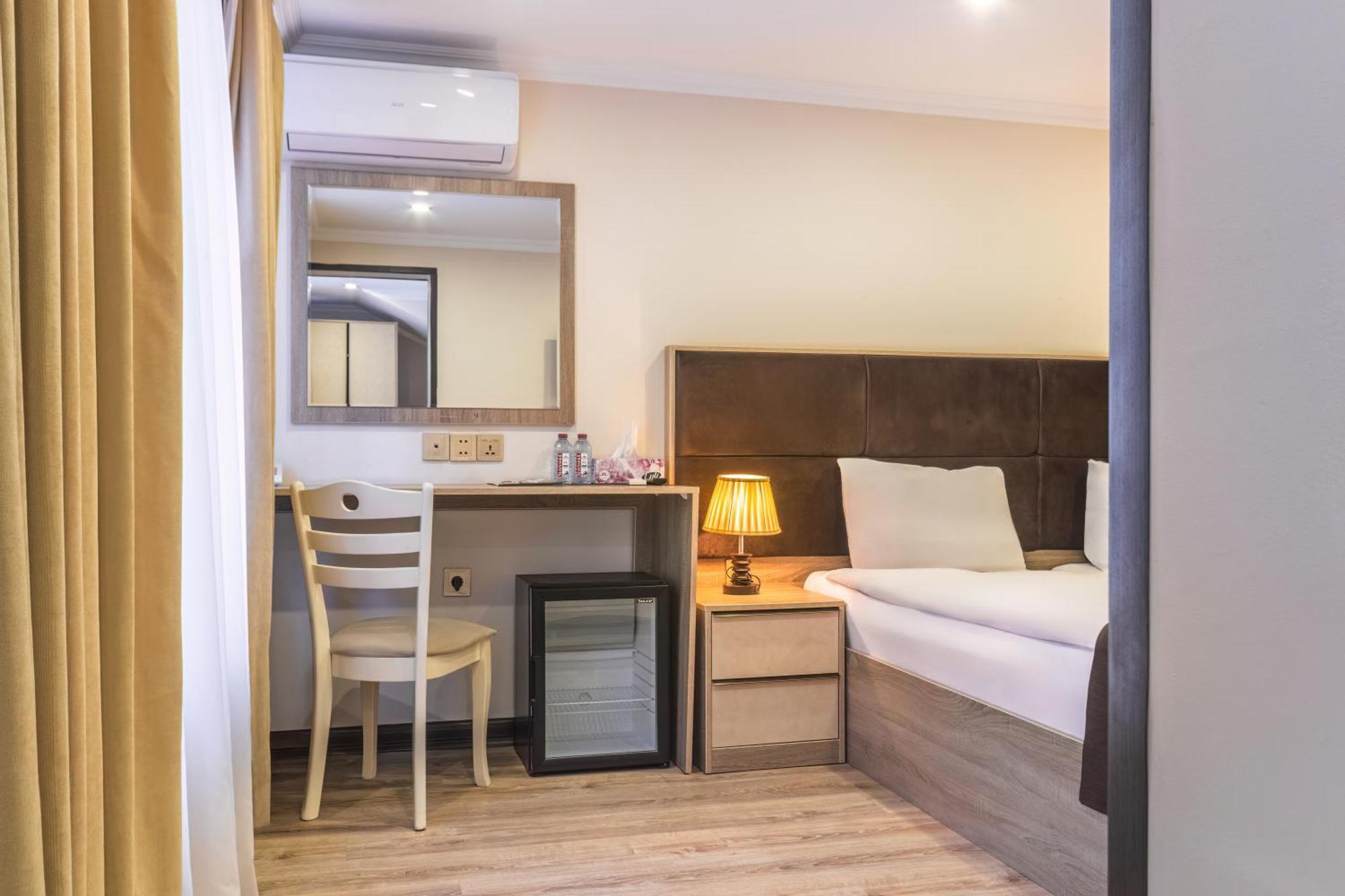Deluxe Hotel Baku Ngoại thất bức ảnh