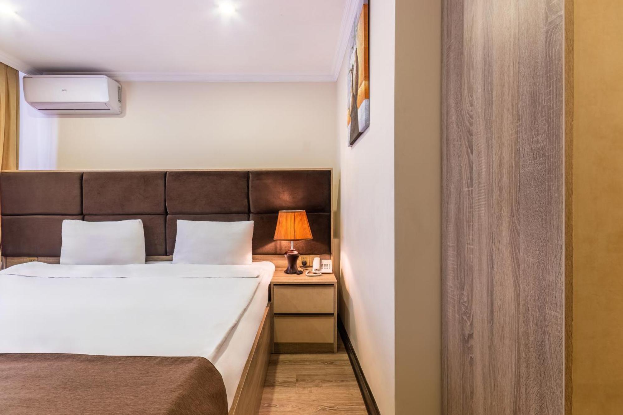 Deluxe Hotel Baku Ngoại thất bức ảnh