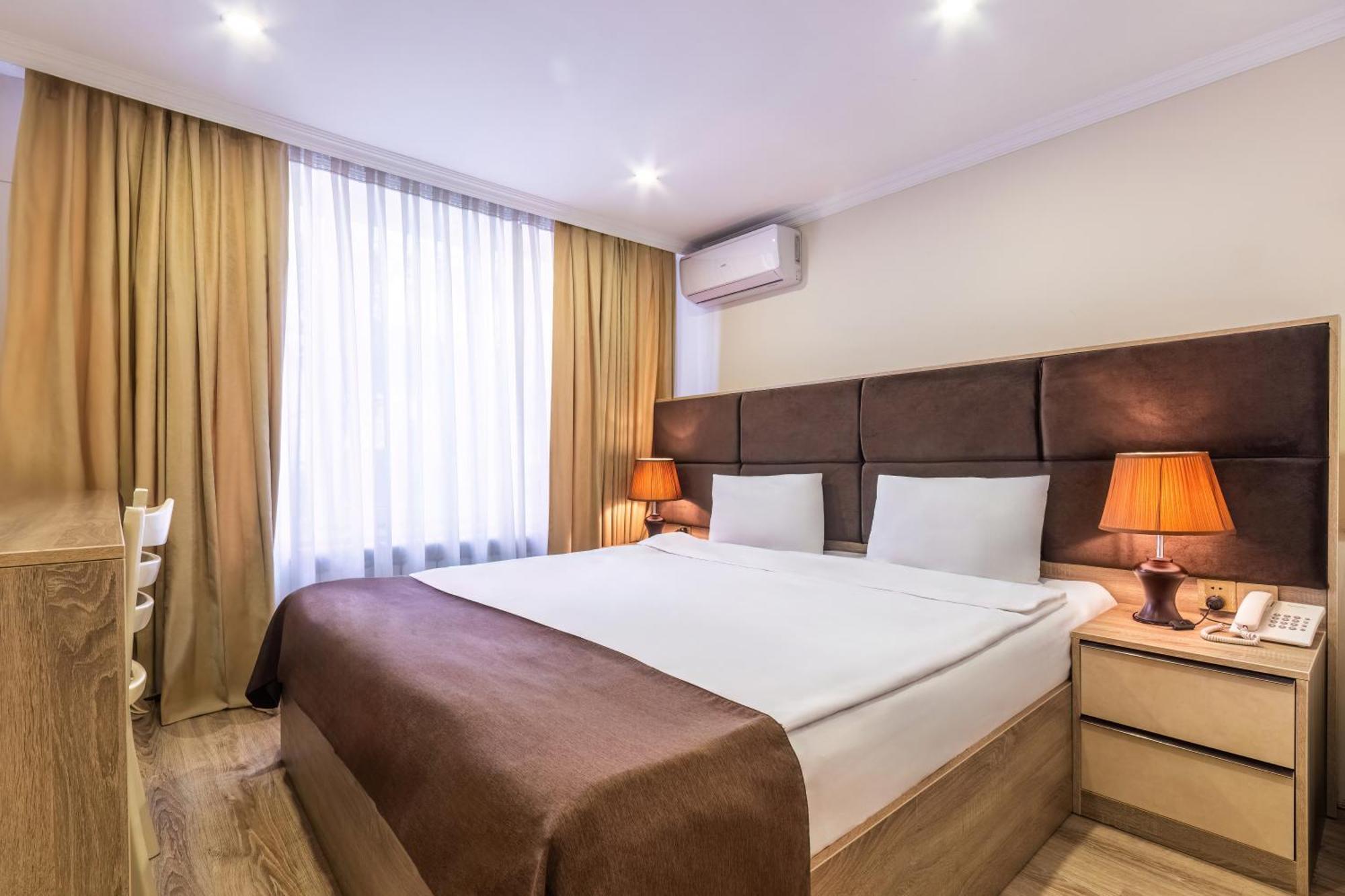 Deluxe Hotel Baku Ngoại thất bức ảnh